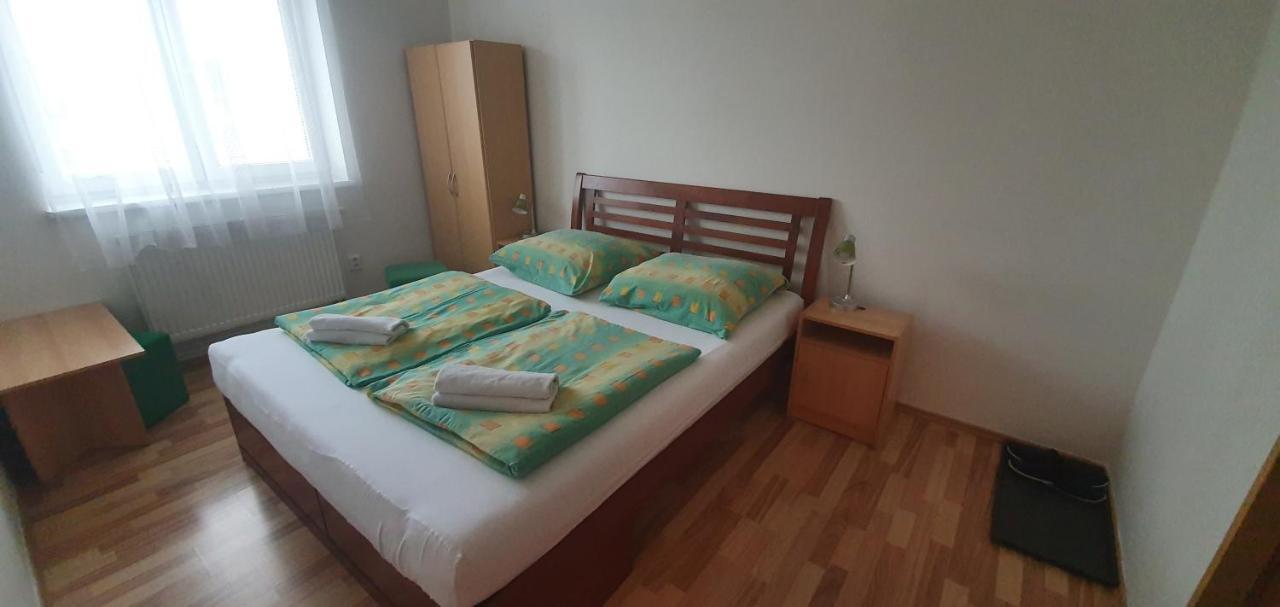 Pod Vinici Hotel มิคูลอฟ ภายนอก รูปภาพ
